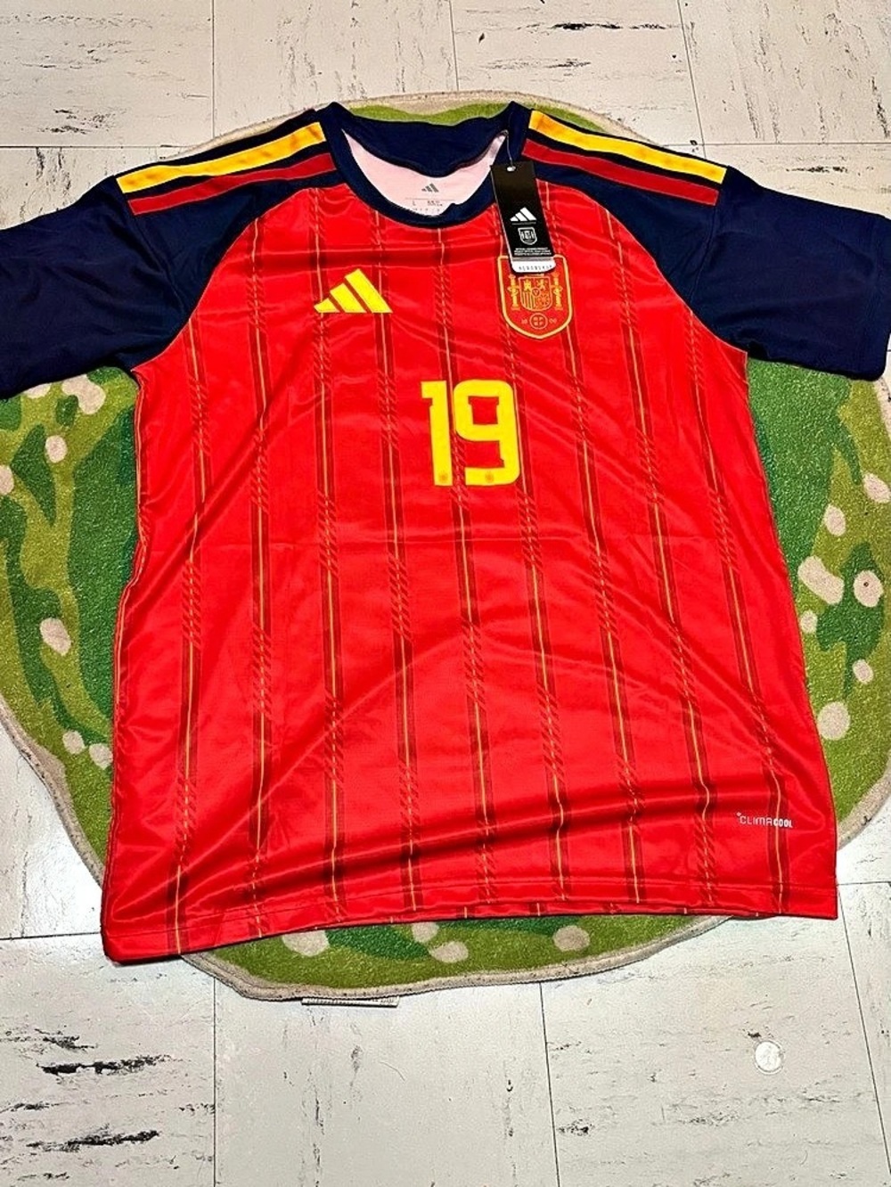 Spain 2026 Lamine Yamal #19 Soccer Jersey NWT